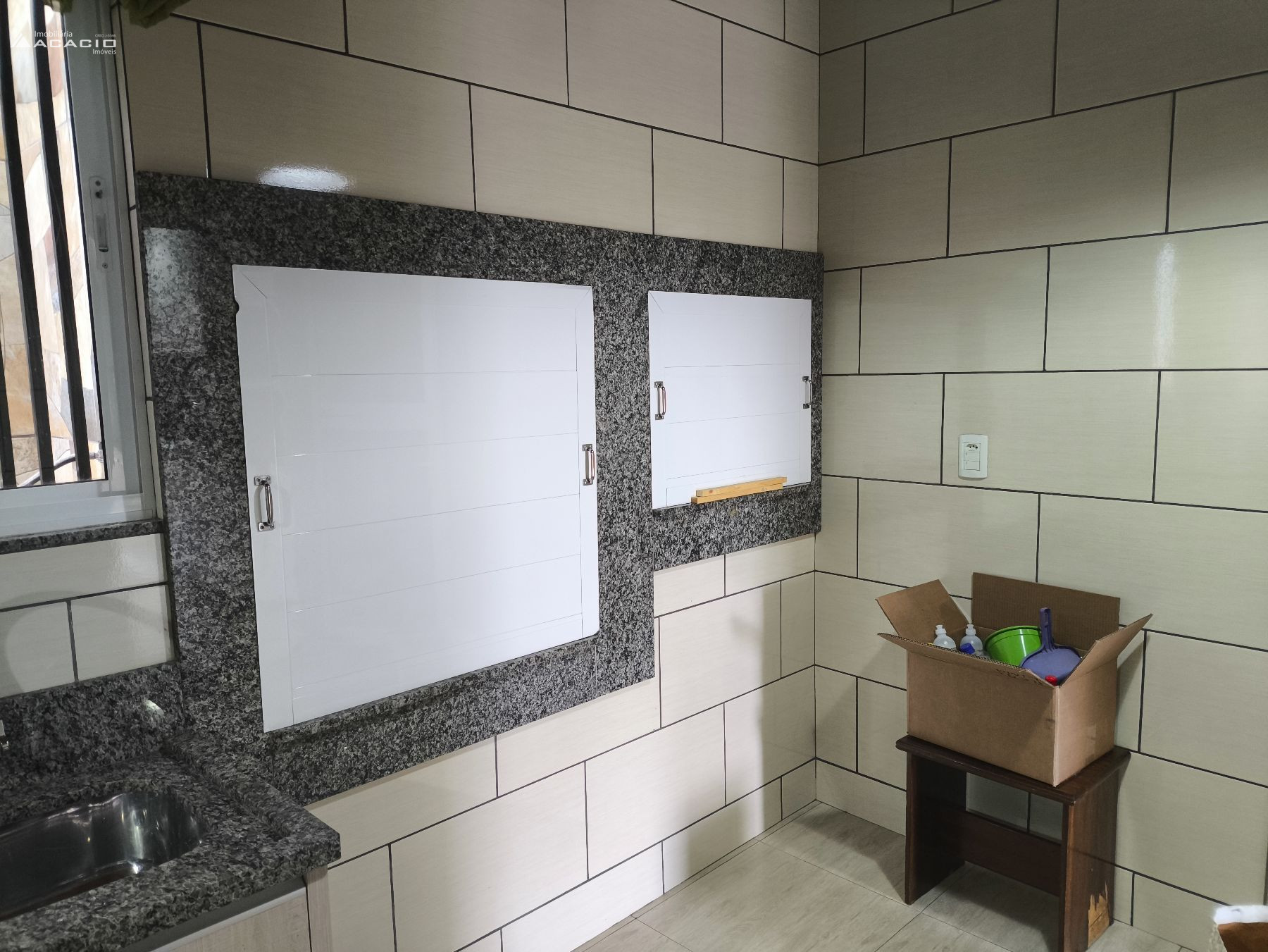 VENDE-SE CASA NO CENTRO