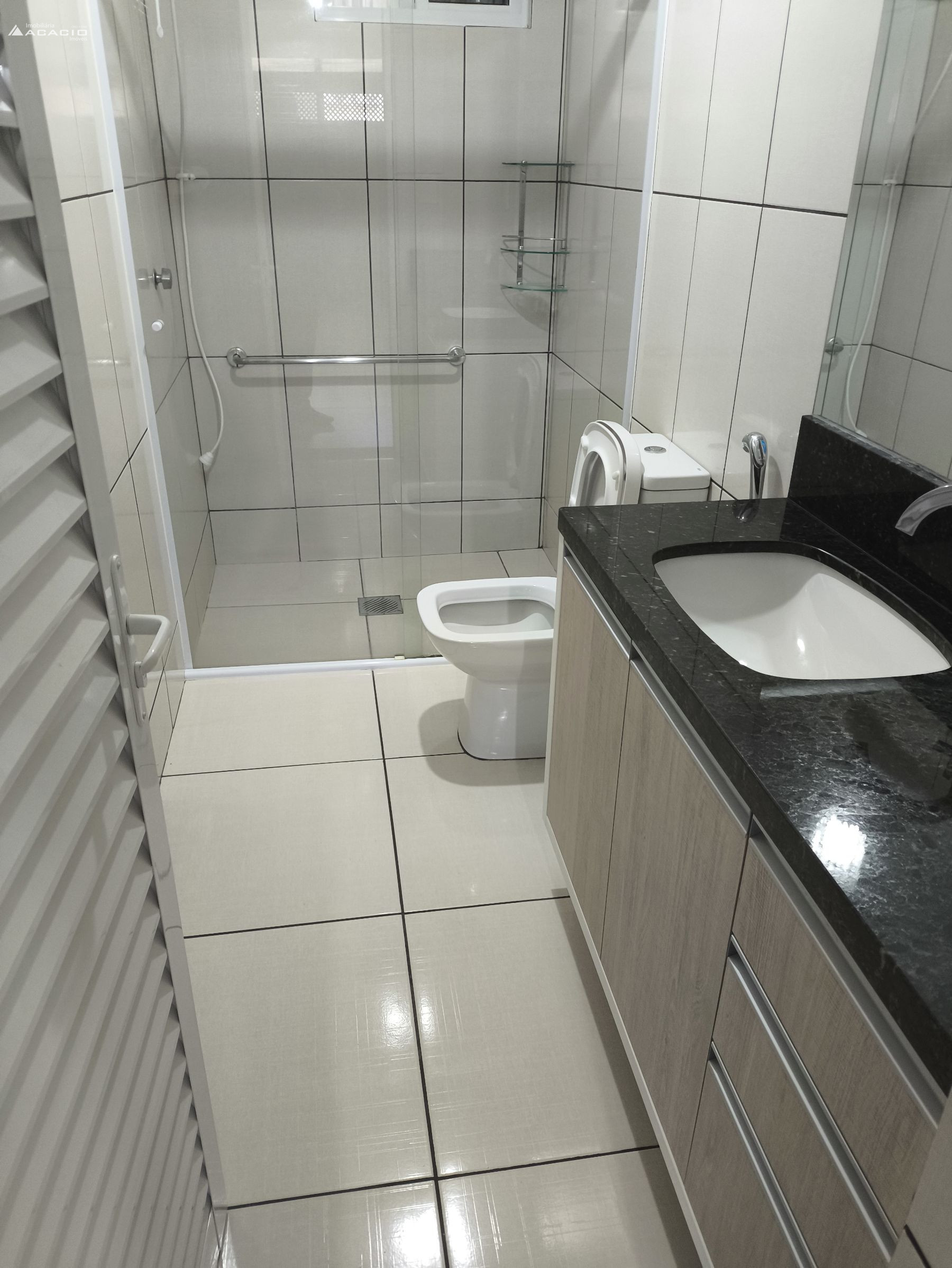 VENDE-SE CASA NO CENTRO