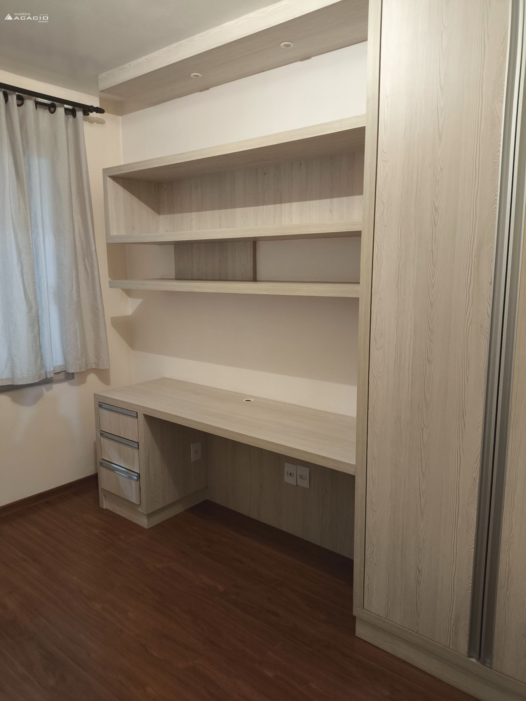 VENDE-SE CASA NO CENTRO