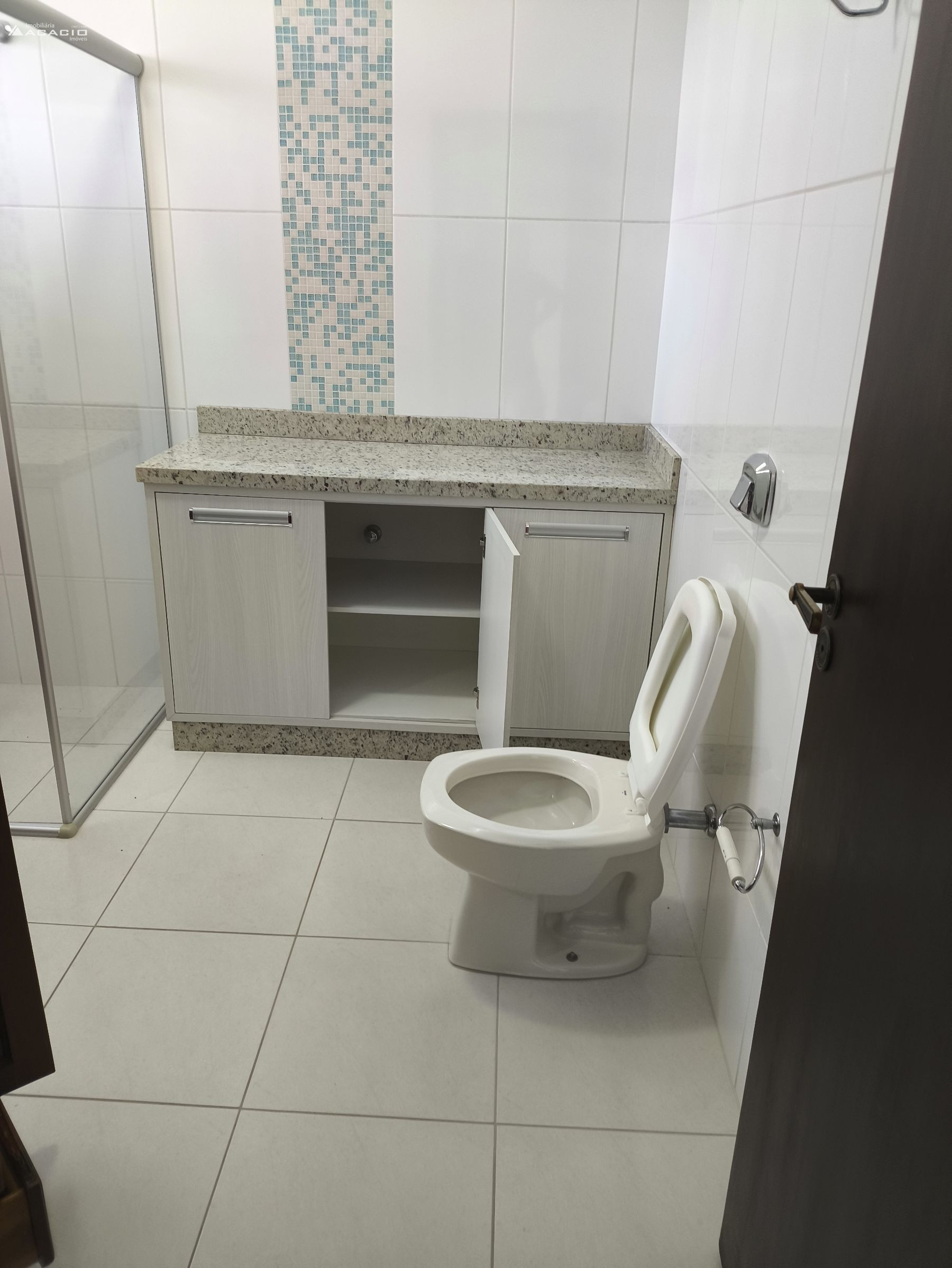 VENDE-SE CASA NO CENTRO