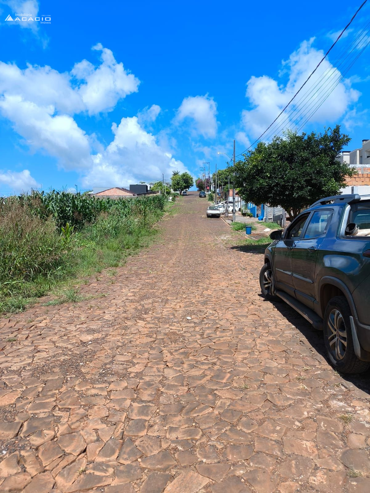 ALUGA-SE SOBRADO NO FRARON