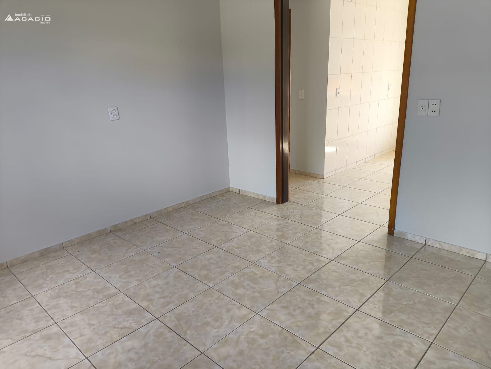 ALUGA-SE CASA NO BAIRRO ANCHIETA