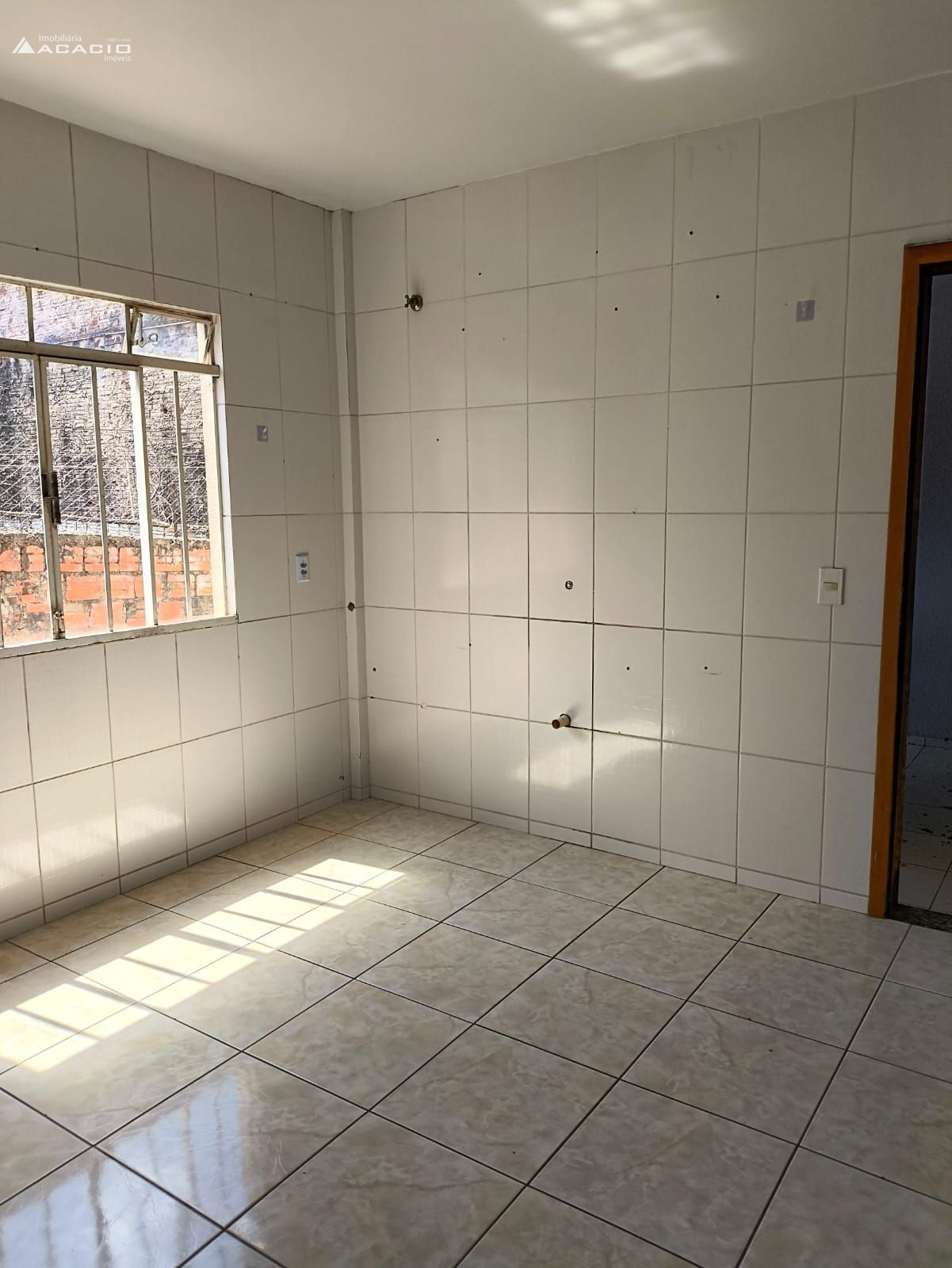 ALUGA-SE CASA NO BAIRRO ANCHIETA