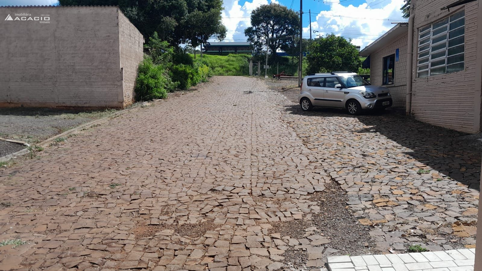 ALUGA-SE BARRACÃO NO BAIRRO BORTOT