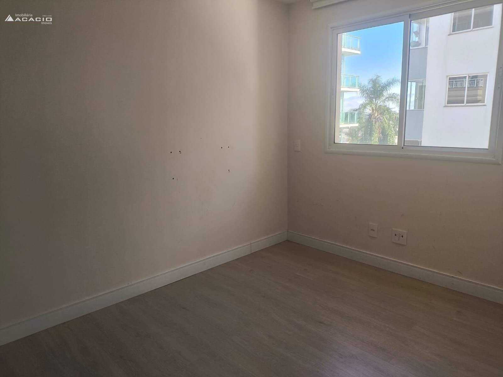 VENDE-SE APARTAMENTO NO BAIRRO LA SALLE