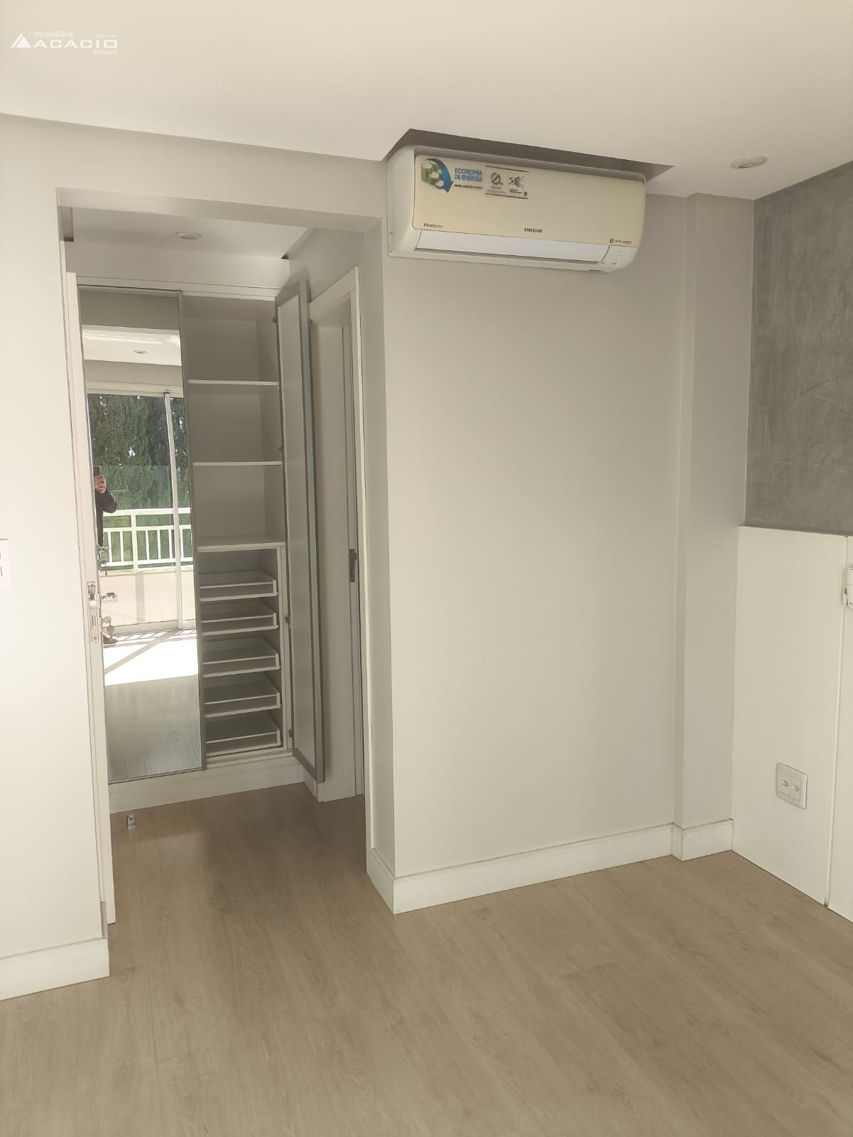 VENDE-SE APARTAMENTO NO BAIRRO LA SALLE