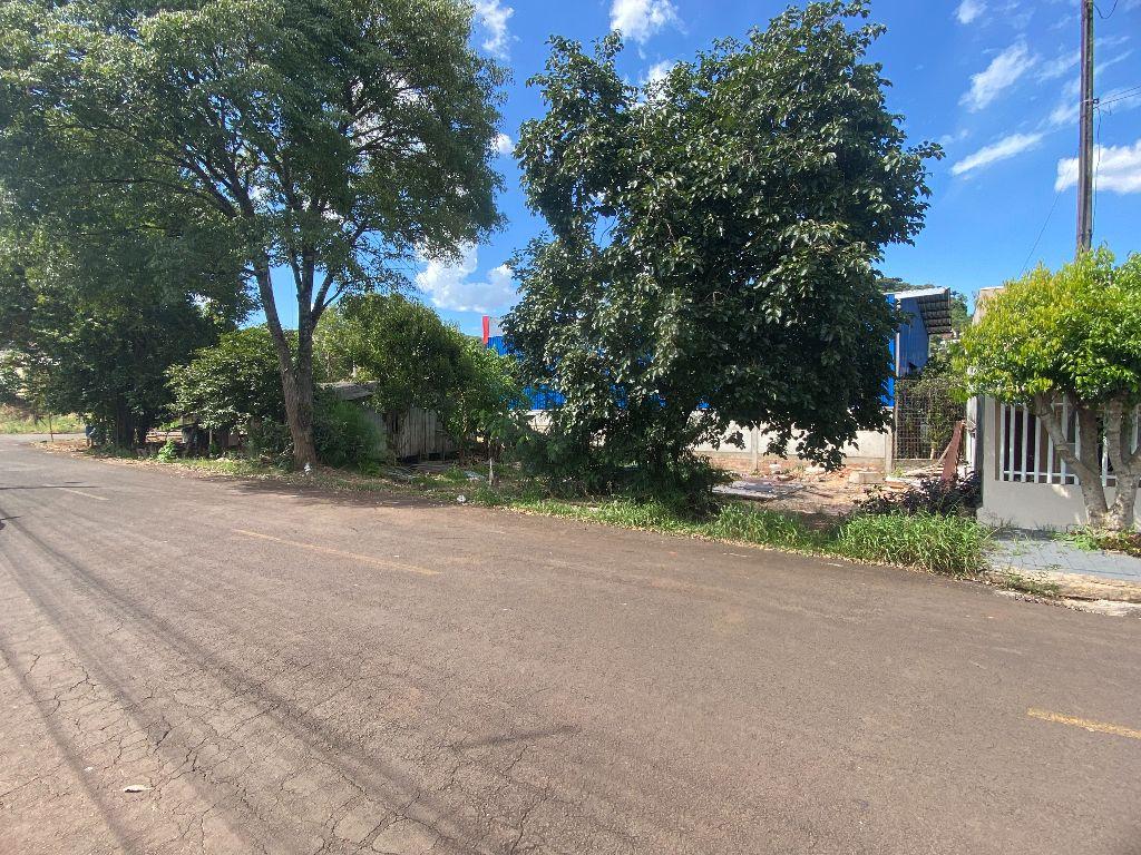 Lote à venda no bairro Cristo Rei