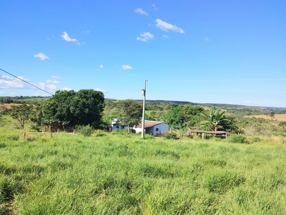 S?tio 2,0 hectares, casa, ?gua, 26 km Uberl?ndia MG.