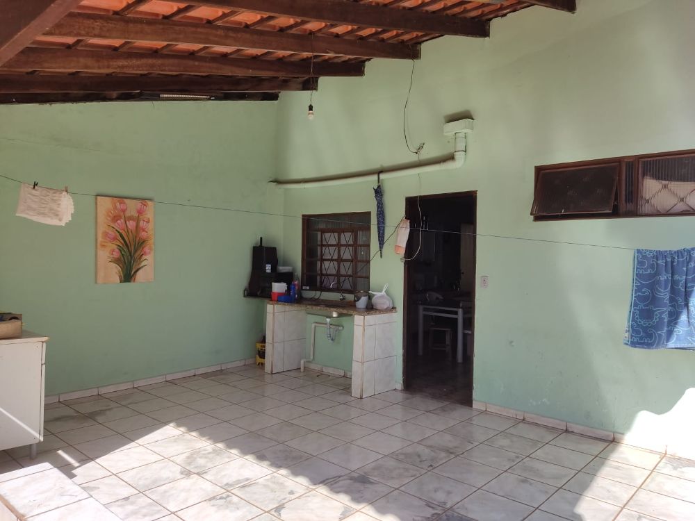 Duas casas em um terreno de 300m?, bairro Granada.