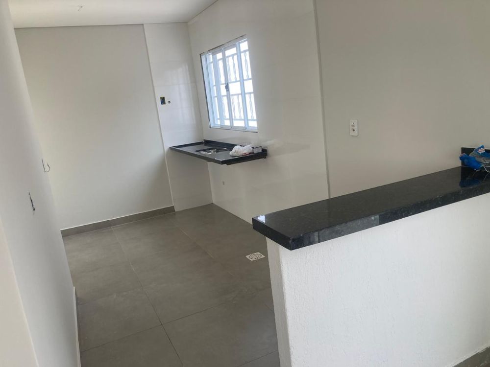 Casa com tr?s quartos, dois su?tes, Jardim Holanda