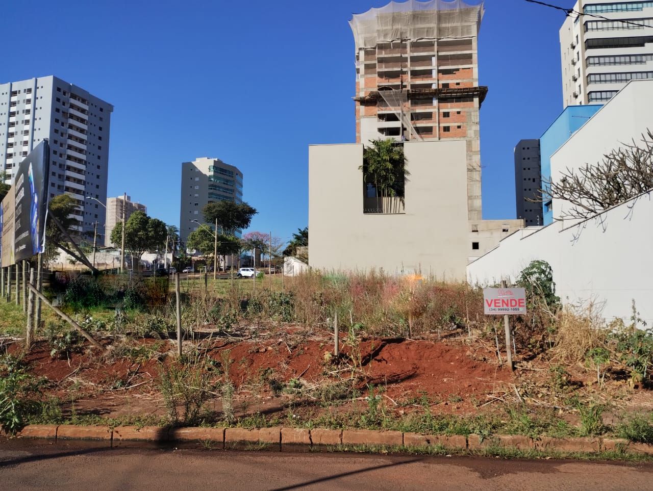 Terreno 455m², bairro Morada da Colina