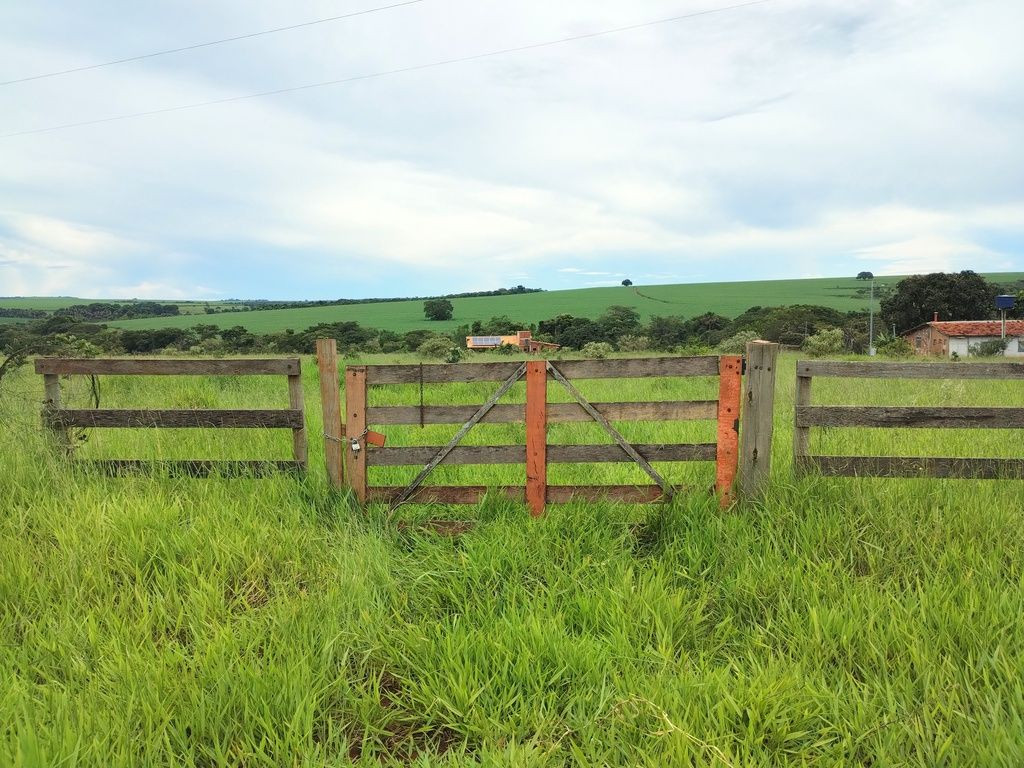 Sítio 3.88 hectares às margens do rio Tejuco.