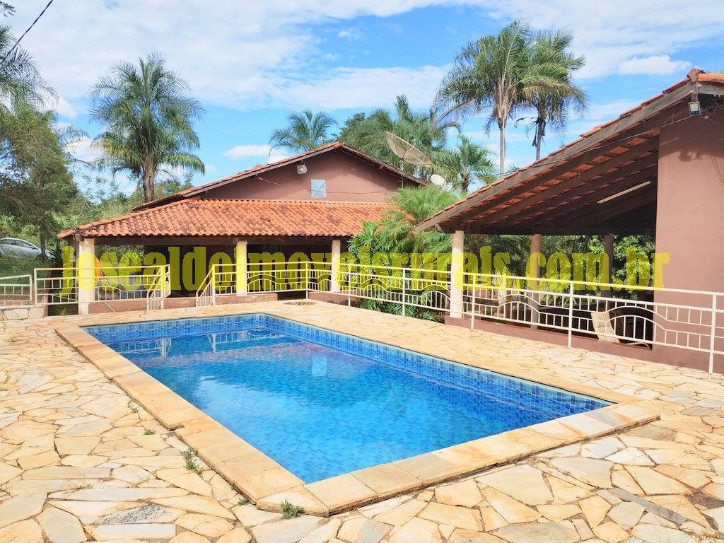 Chácara 40.000m², casas, piscina, setor de Chácaras Douradinho.
