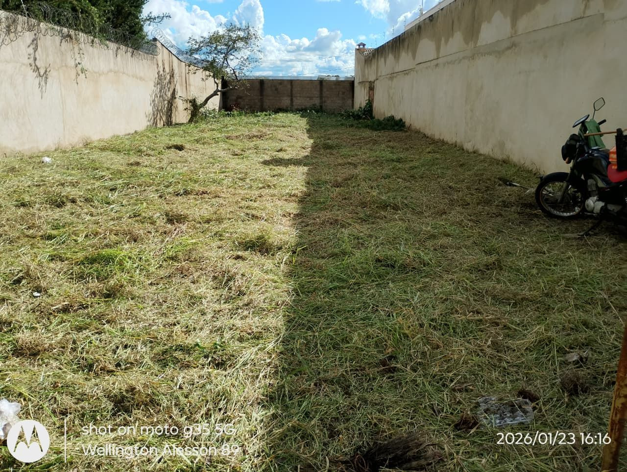 Terreno 400m² na rua Espírito Santo próximo Floriano Peixoto.