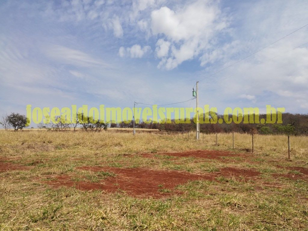Chácara 21000m², 12 km de Uberlândia MG.
