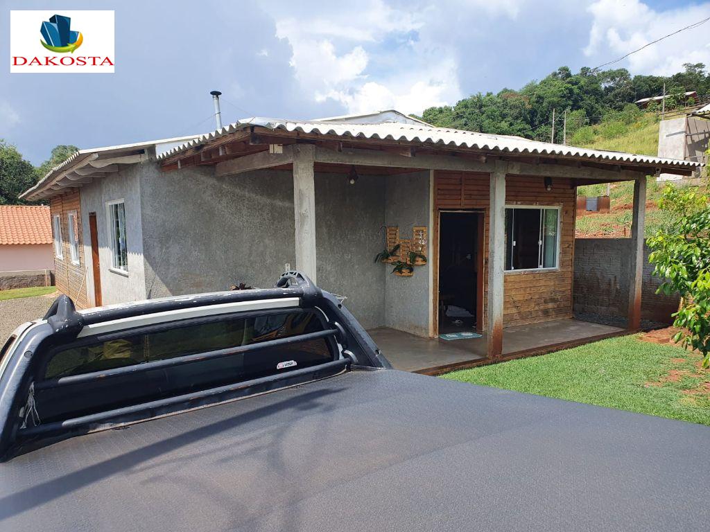 Casa com 130 metros e terreno com 325m