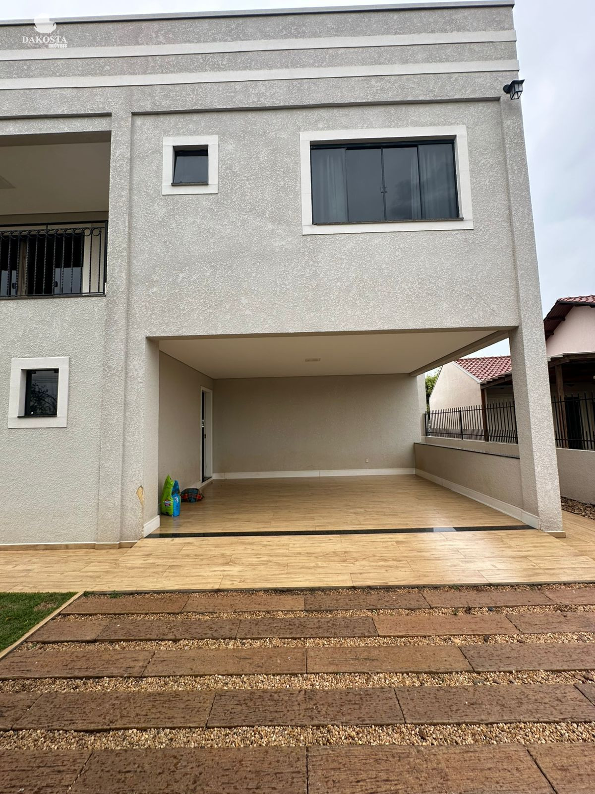 Maravilhosa Casa com 300m² Terreno de 1,700m² piscina Excelent...