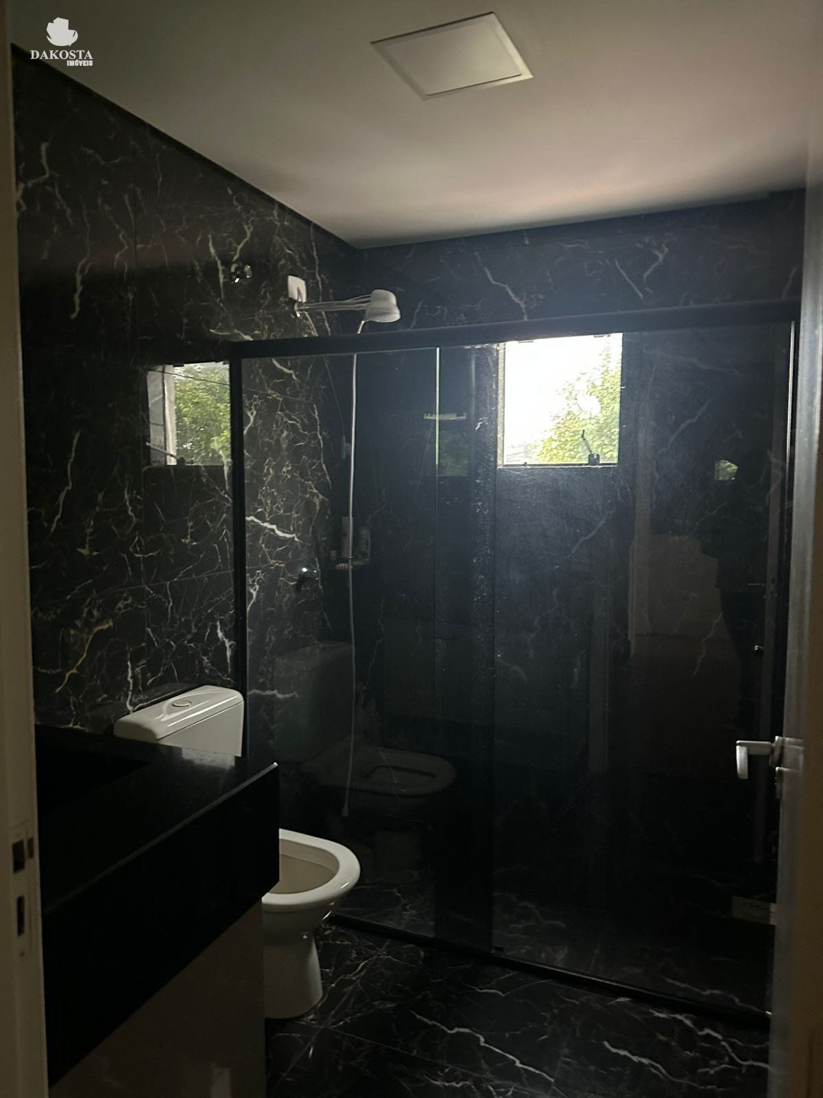 Maravilhosa Casa com 300m² Terreno de 1,700m² piscina Excelent...