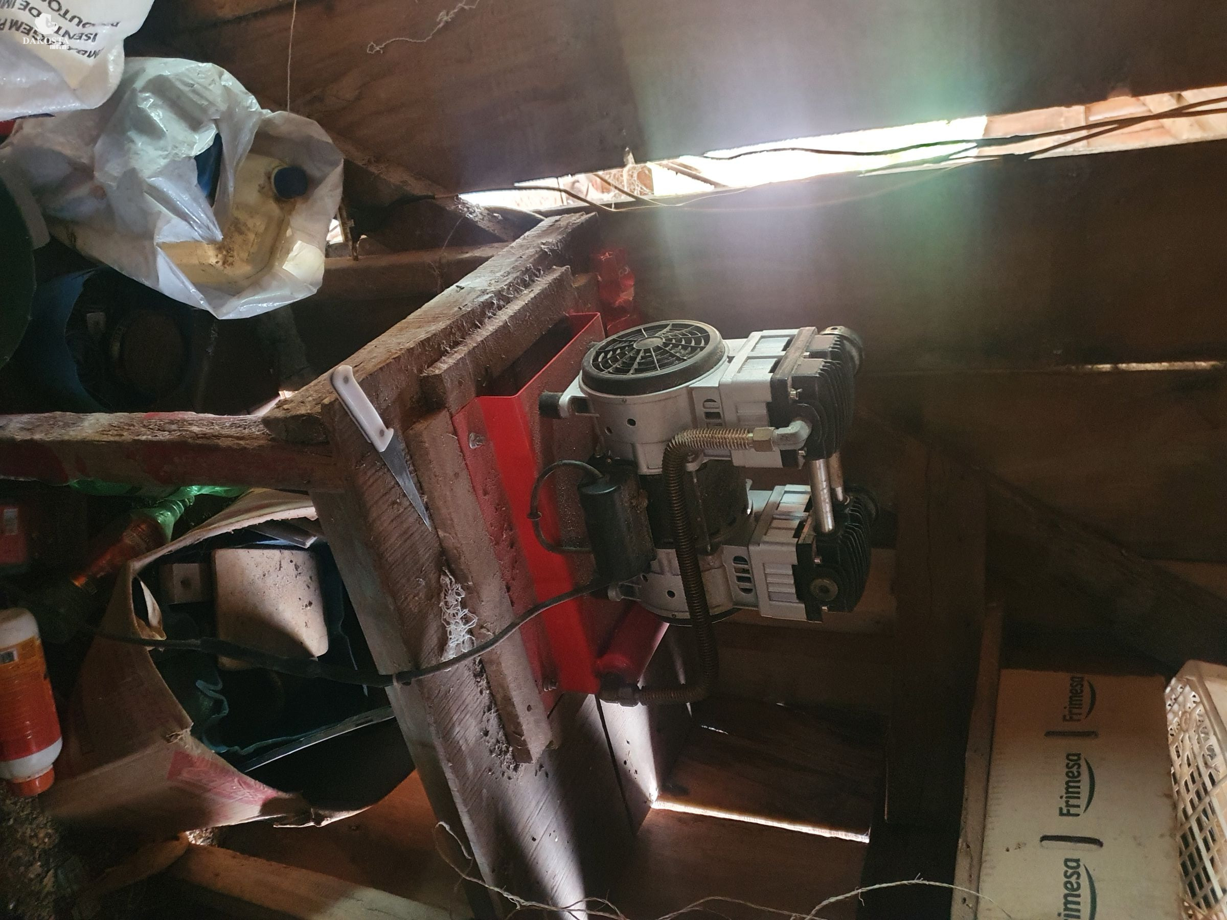 2.6 Alqueires com duas casa + estrutura simples para leite com 10 Vacas