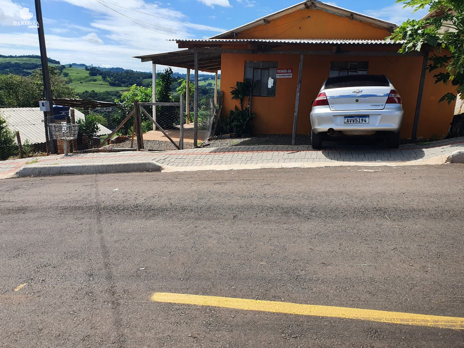 Terreno de 450 m² com Casa de 68m²