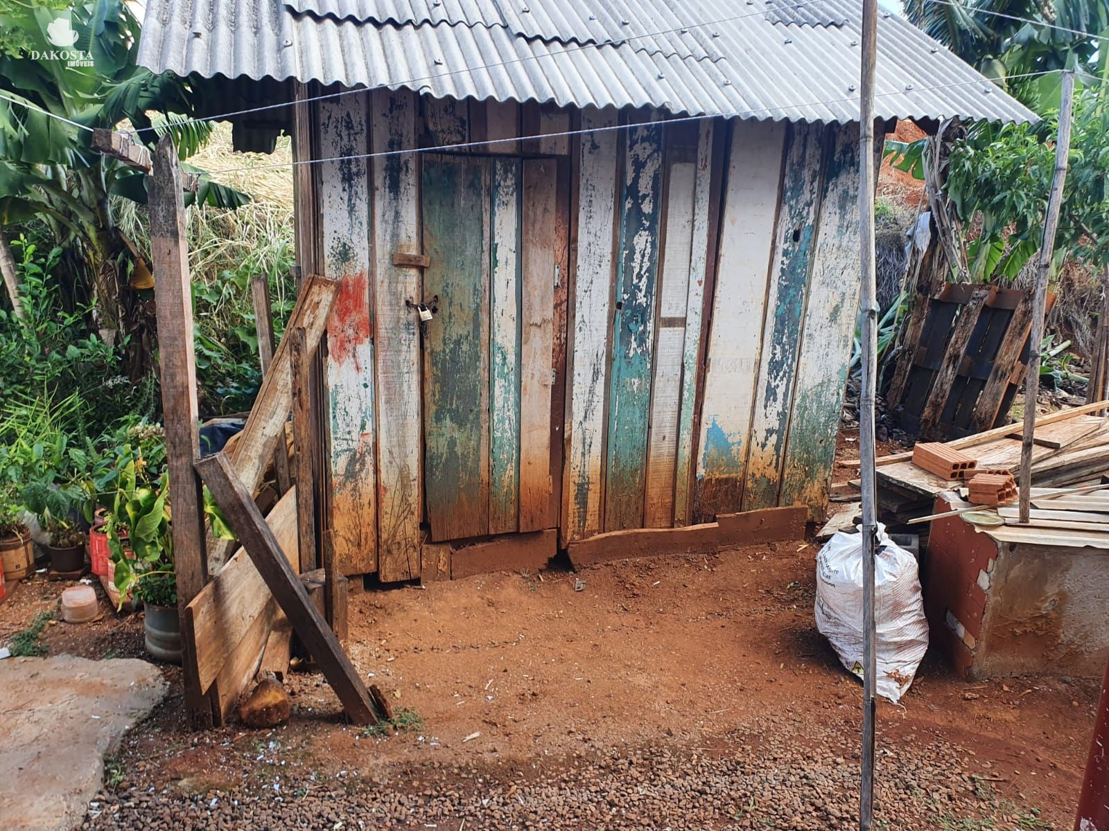 Casa mista com 80 m² e terreno com 220m²