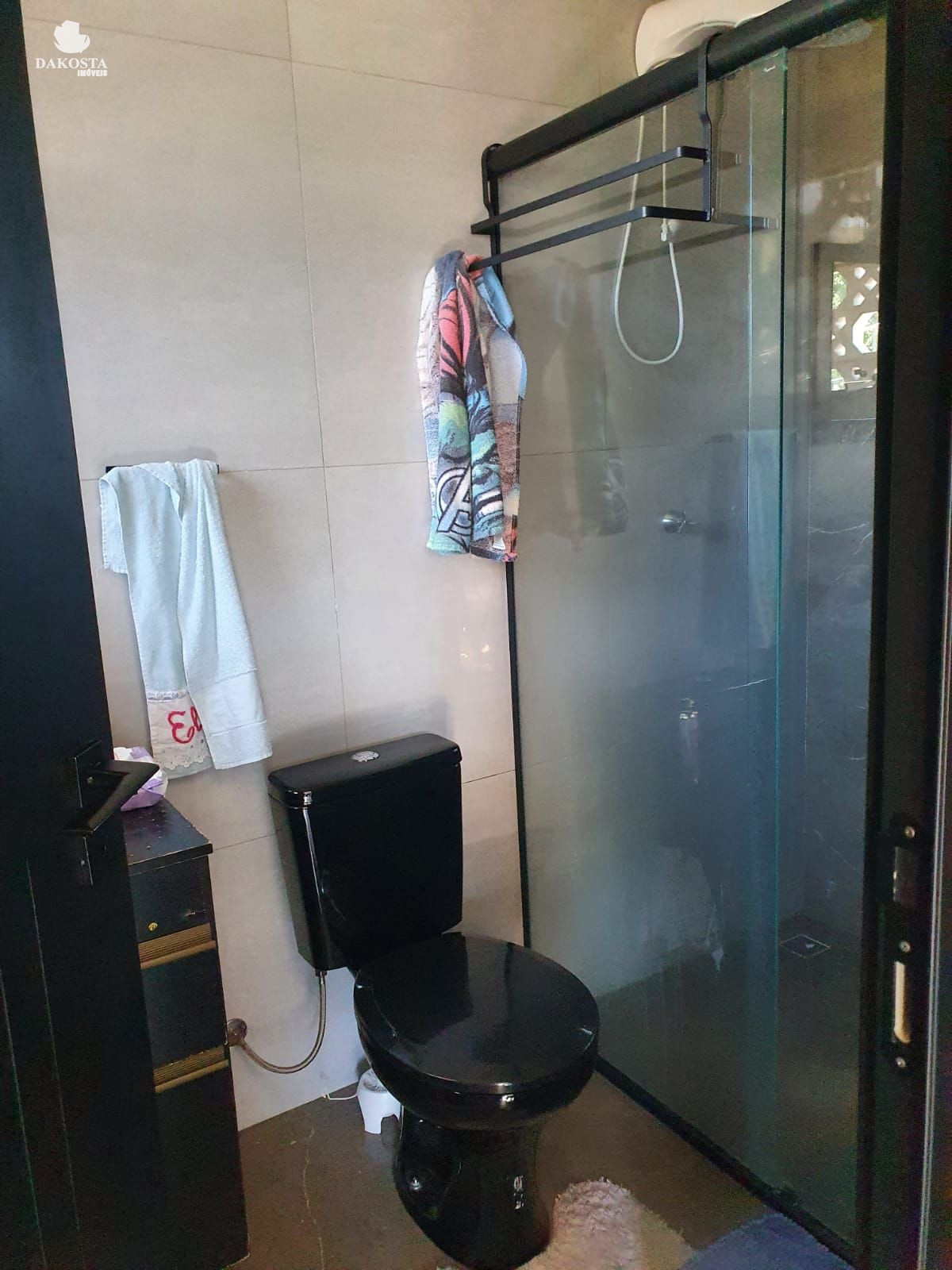 320 M² terreno de esquina com aconchegante sobrado em área alta