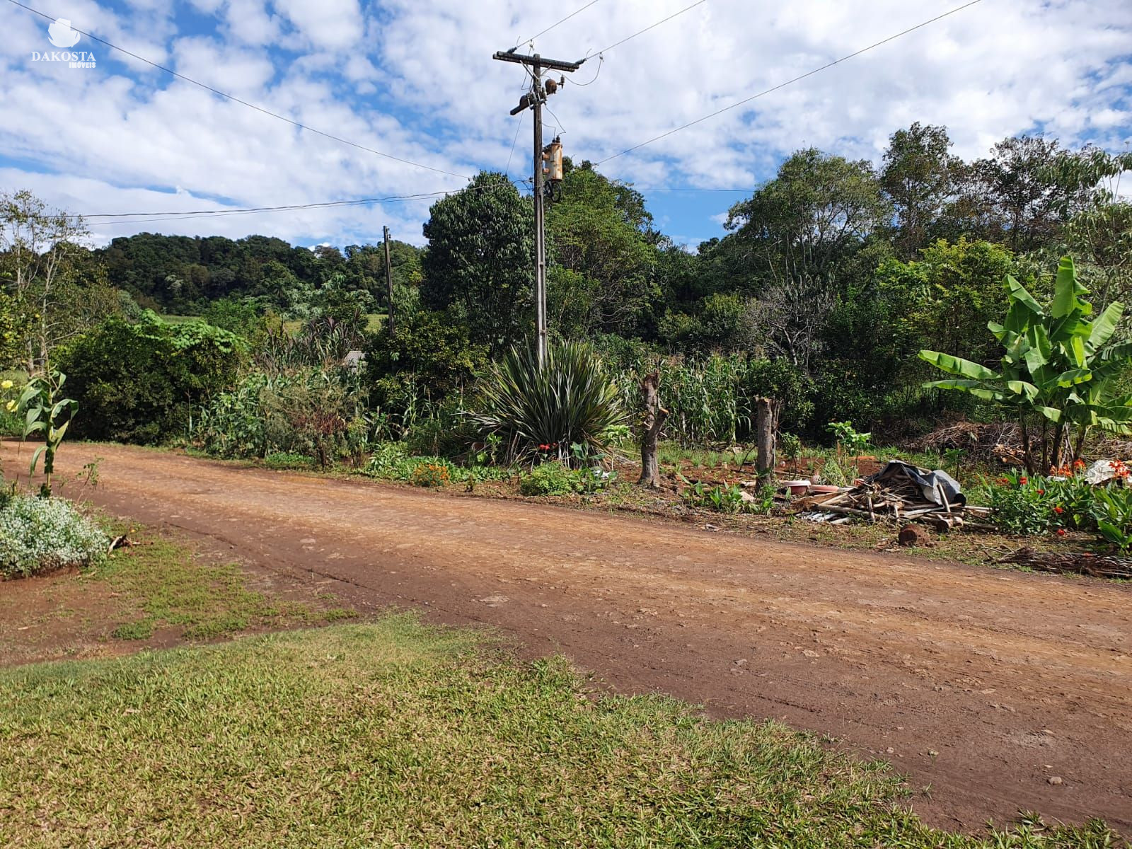 30.000 M² Maravilhosa Chácara divisa com 2 riachos Água nascen...