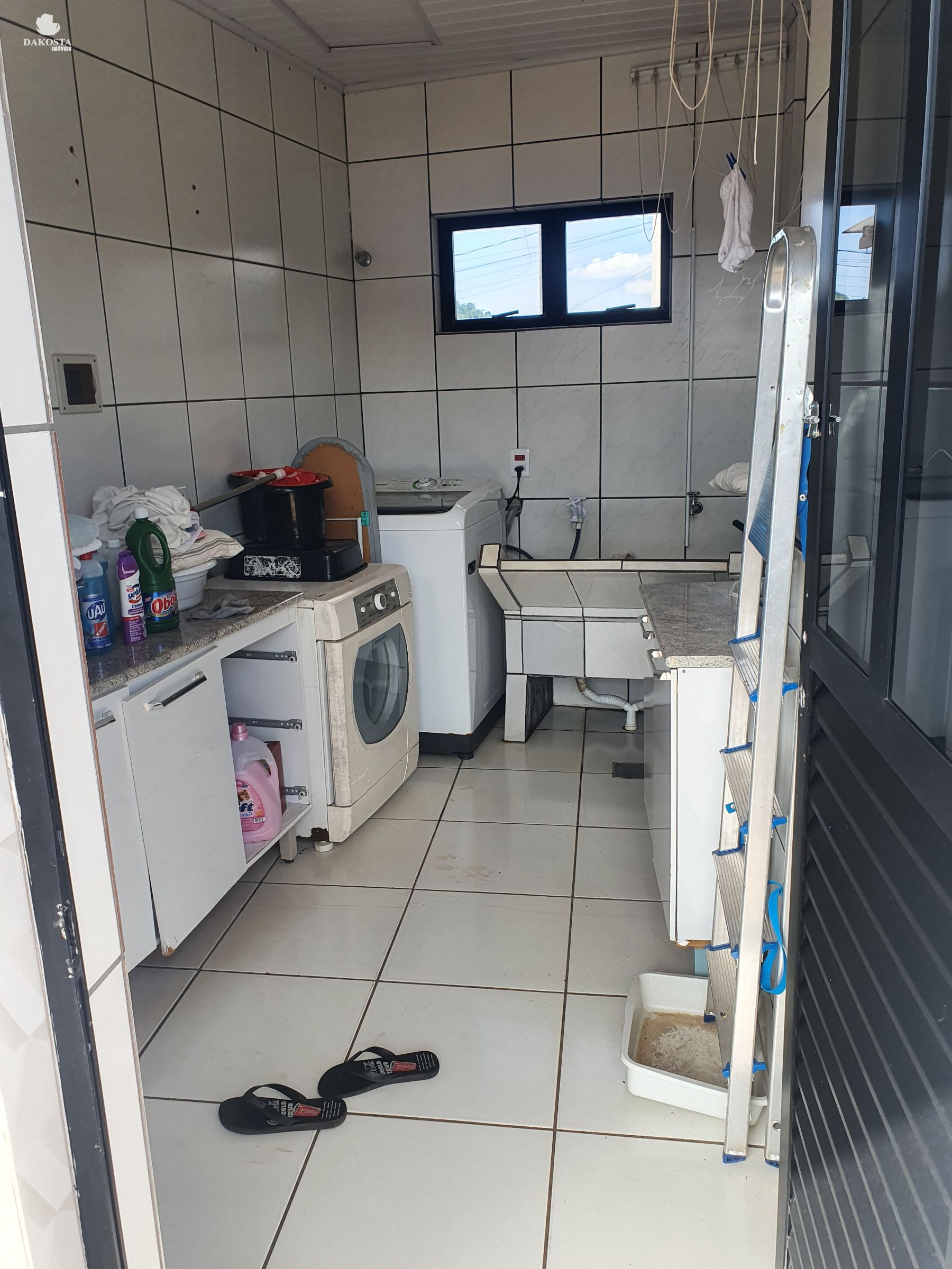 Maravilhosa Casa com 378m² Terreno de 1,700m² piscina Excelente Localização