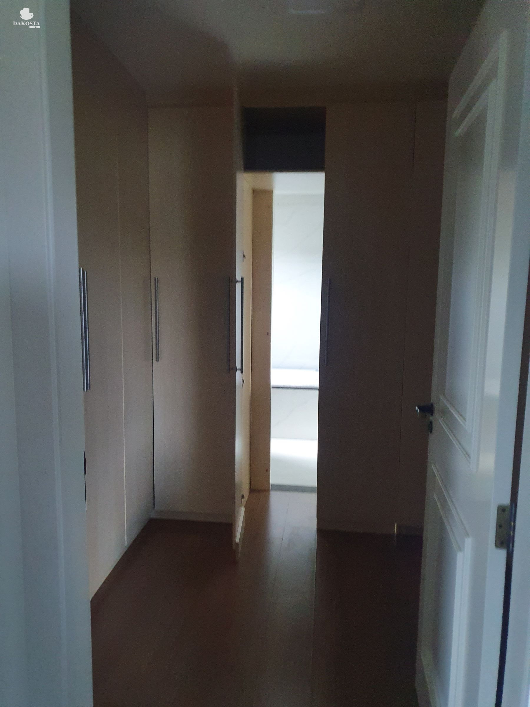 Maravilhosa Casa com 378m² Terreno de 1,700m² piscina Excelente Localização