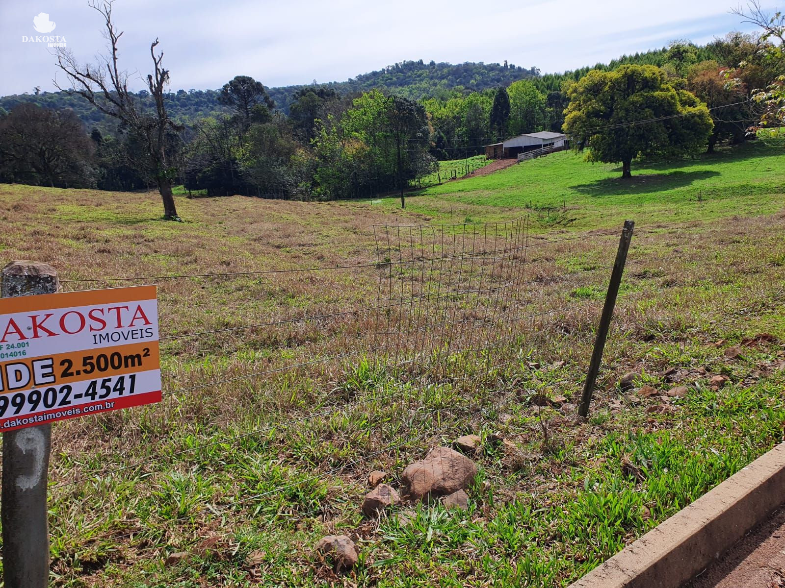 3000M² Linda Chácara plana, toda cercada, dentro da cidade asf...