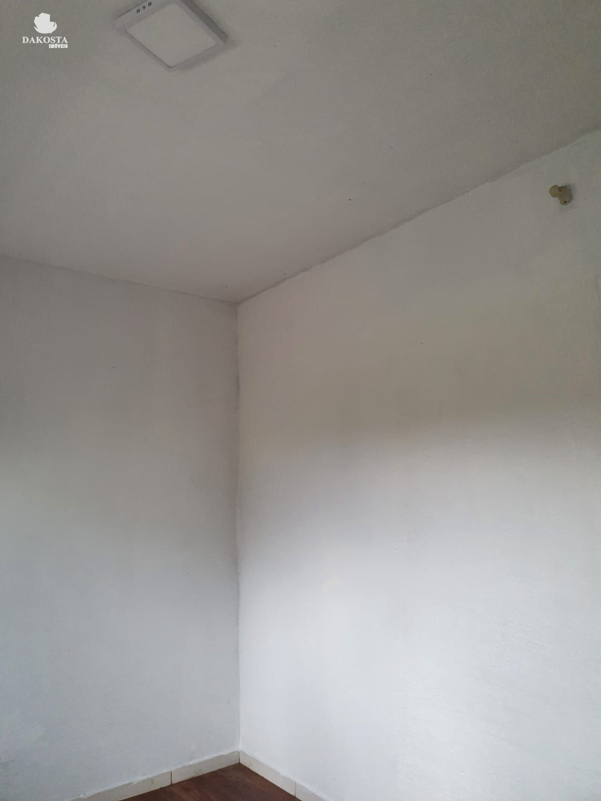 Casa de alvenaria com156m² com laje Terreno com 275 m² 