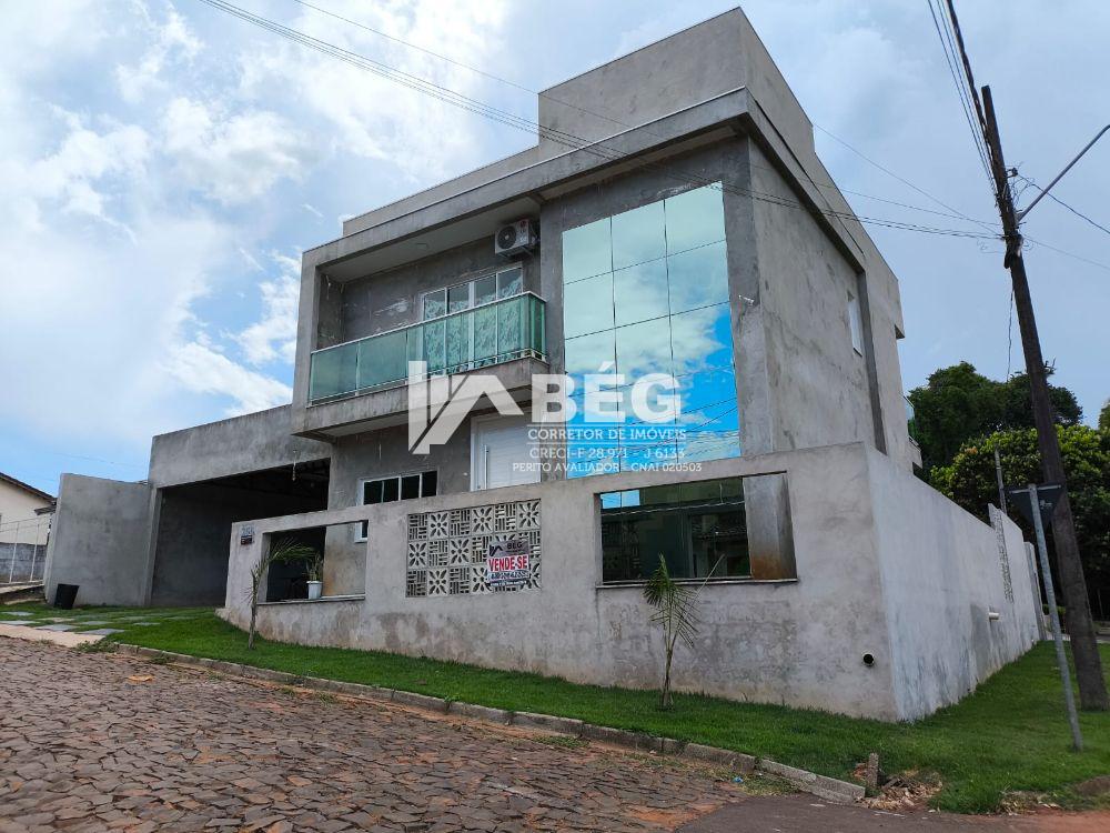 Vendo Lindo Sobrado com 288,00 m de rea Cosntruda no Loteamento Coophamar 01