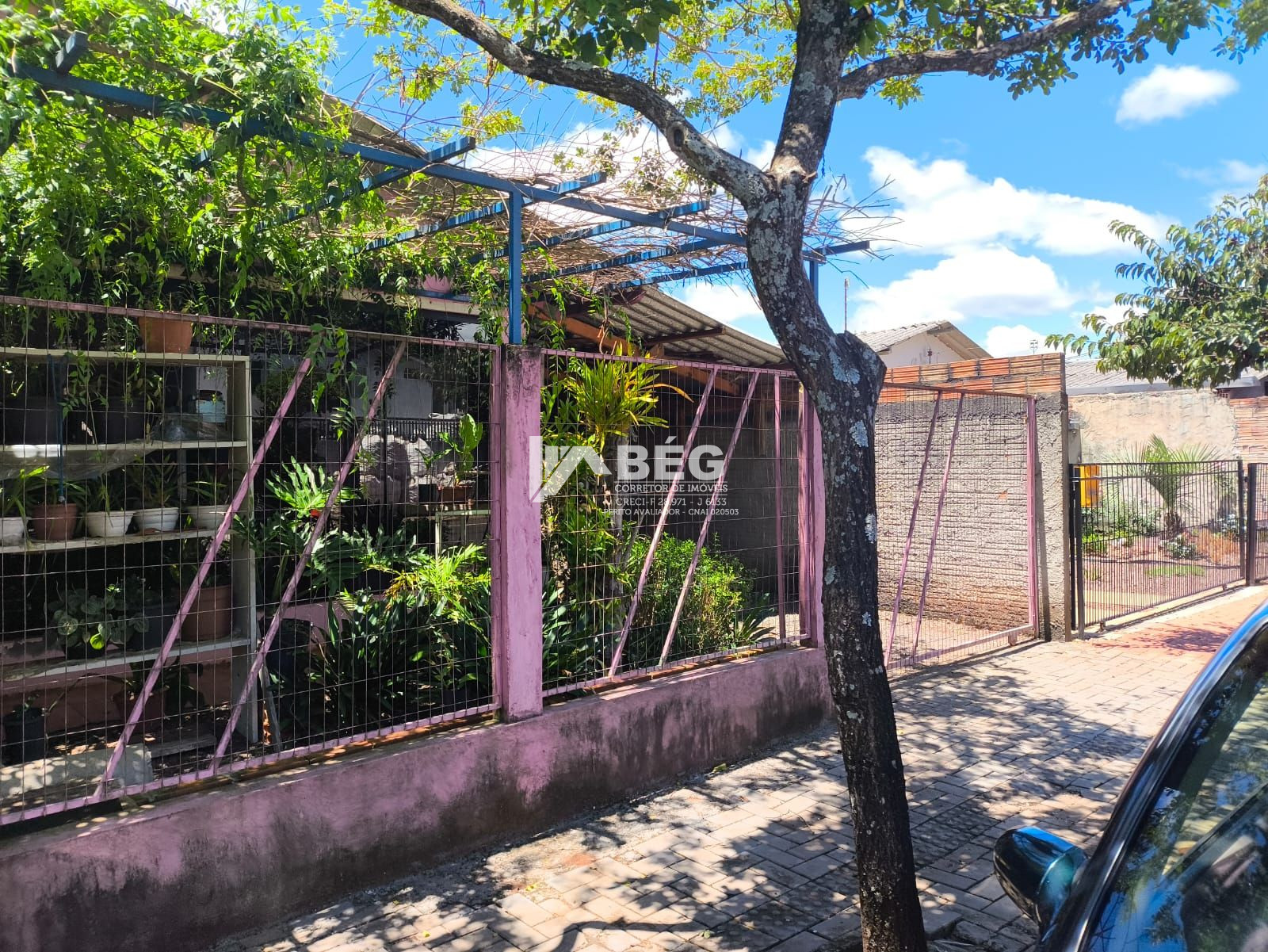 Vendo Casa com 107 m� de �rea constru�da no Bairro Arauc�ria em Marmeleiro -PR.