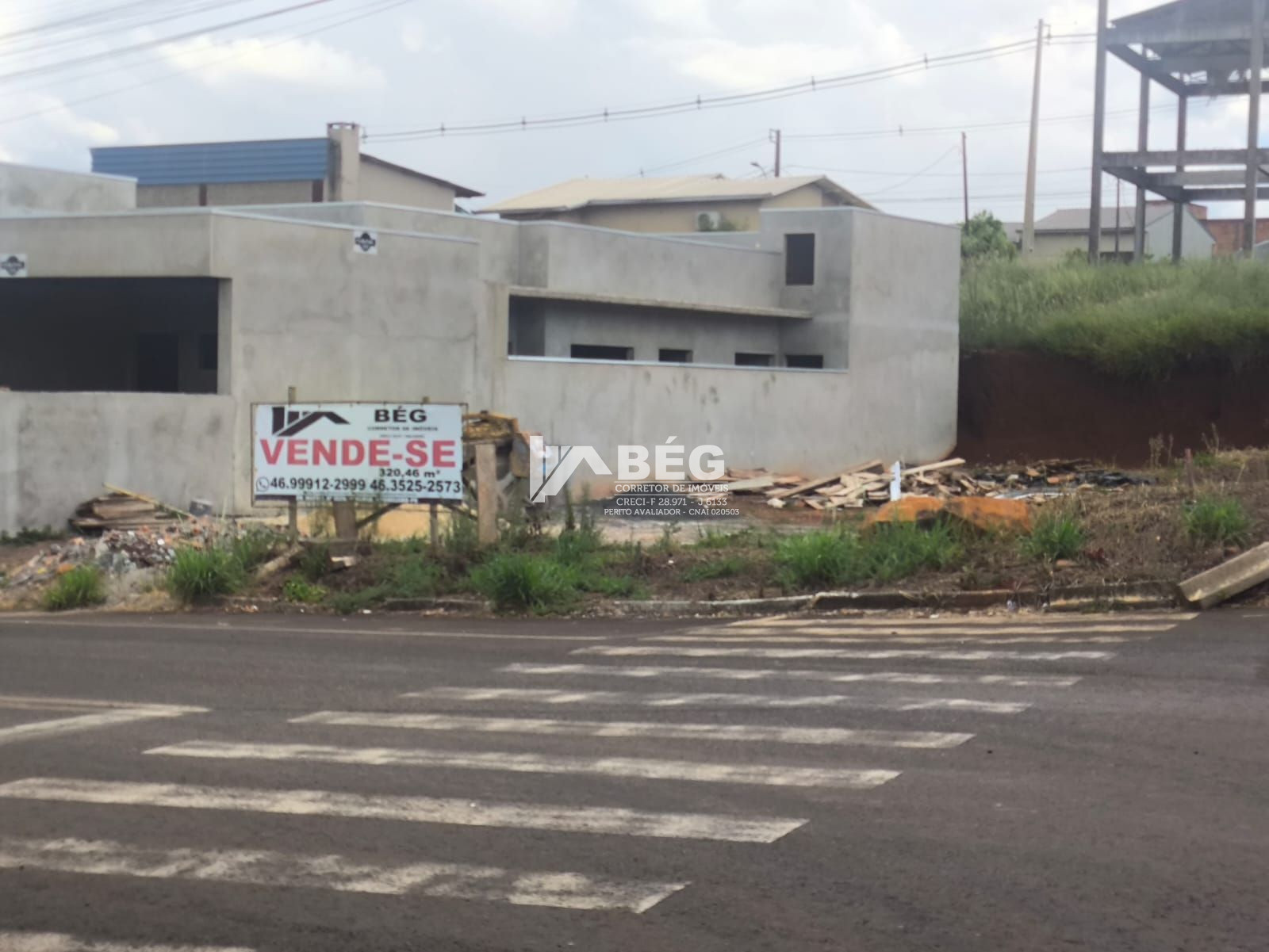 Vendo Excelente De Esquina no Loteamento Avenida, Bairro Ipiranga Marmeleiro PR.