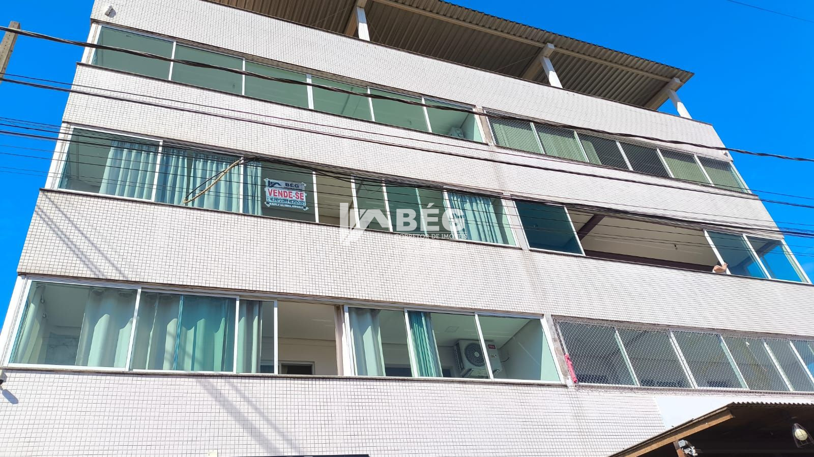Vendo Apartamento no segundo andar na Avenida Macali em Marmeleiro -PR.