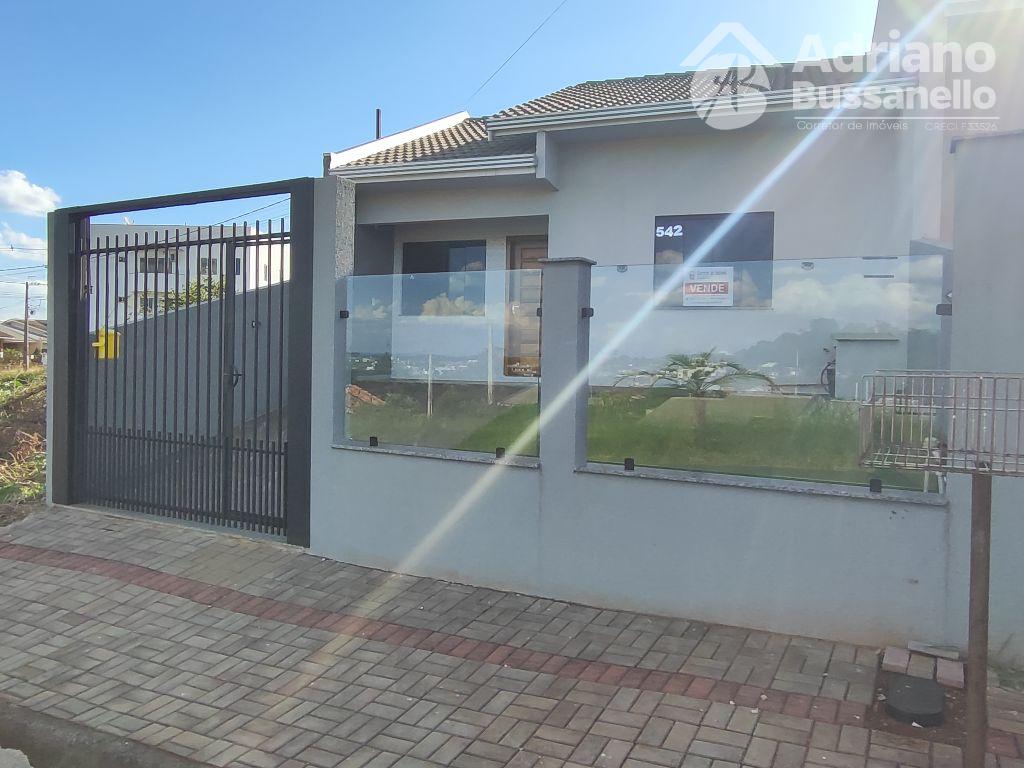 Linda casa nova em excelente localização 