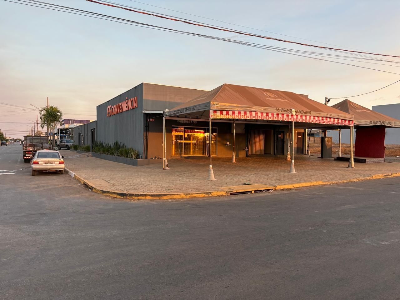 SALAS COMERCIAIS A VENDA