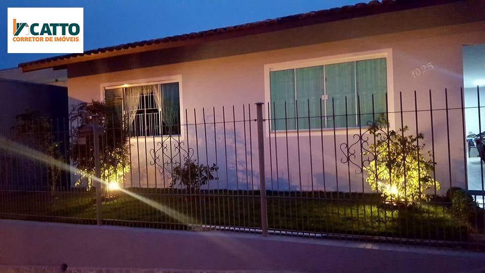 OPORTUNIDADE IMPERDVEL EM CAMBORI/SC  CASA ESPAOSA PRXIMA AO MAR E COM REND