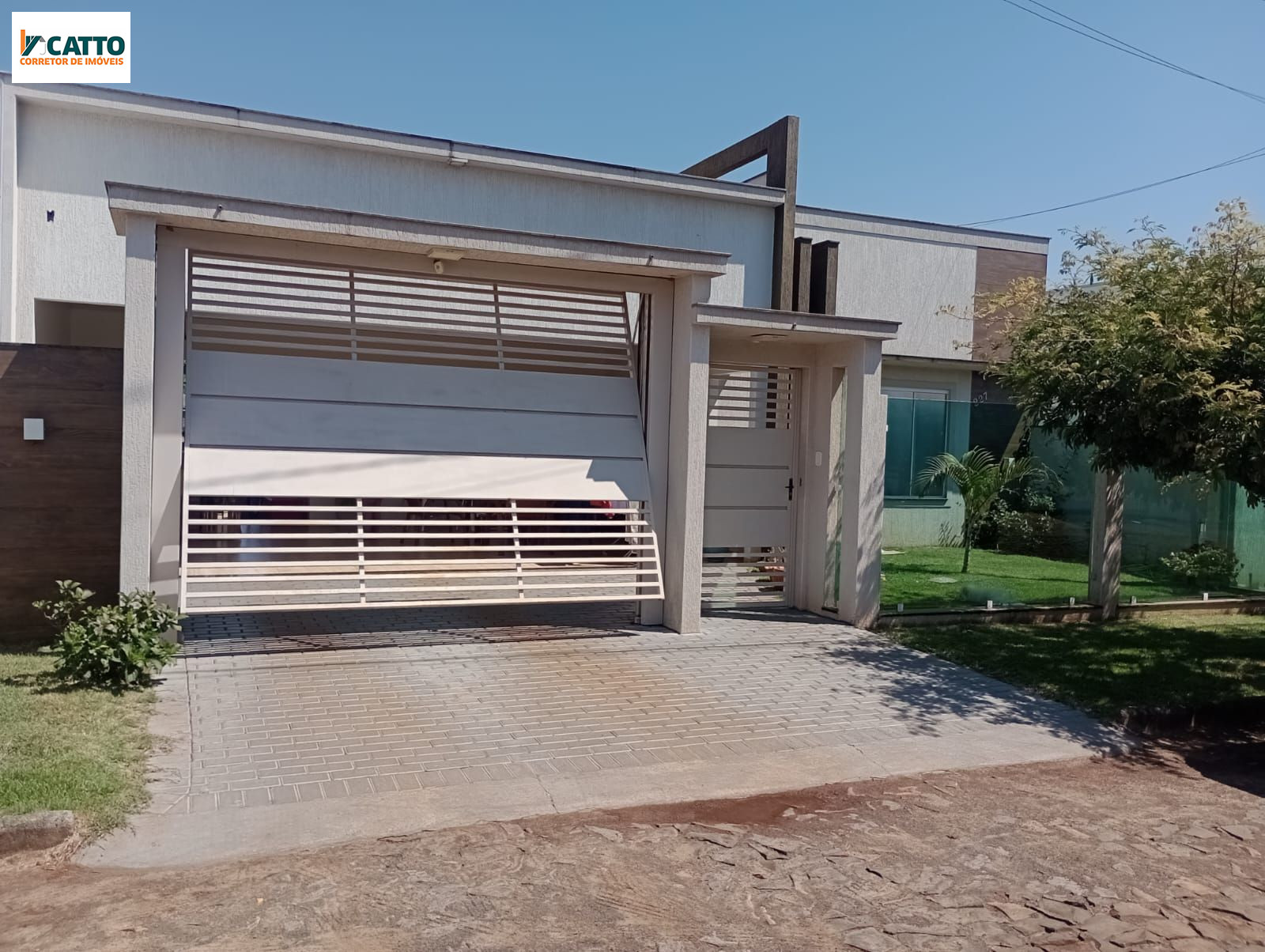 LINDA CASA DE 158 M, NO LOTEAMENTO MUNARO, EM SANTA IZABEL DO OESTE - PR.