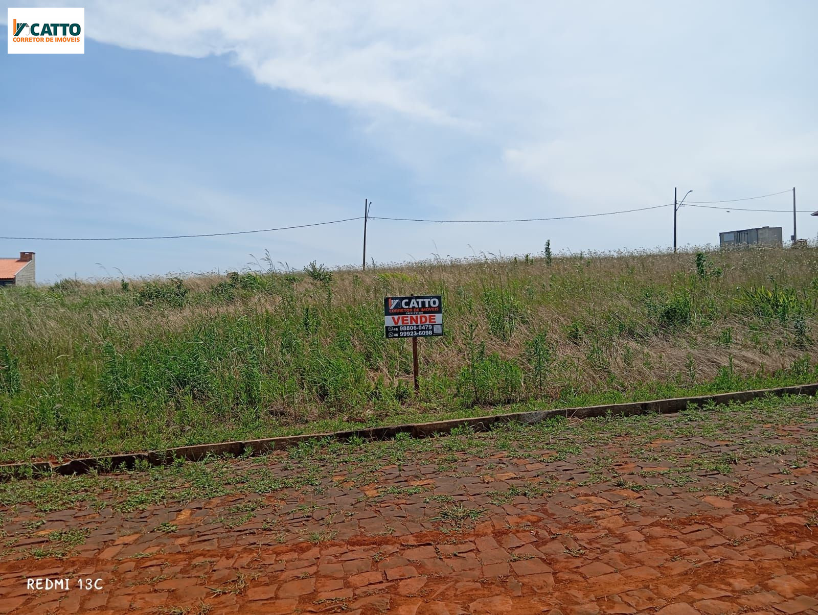 OPORTUNIDADE NICA, LOTE DE ESQUINA COM 416,77 M, NO LOTEAMENTO BIELAK, SIO.