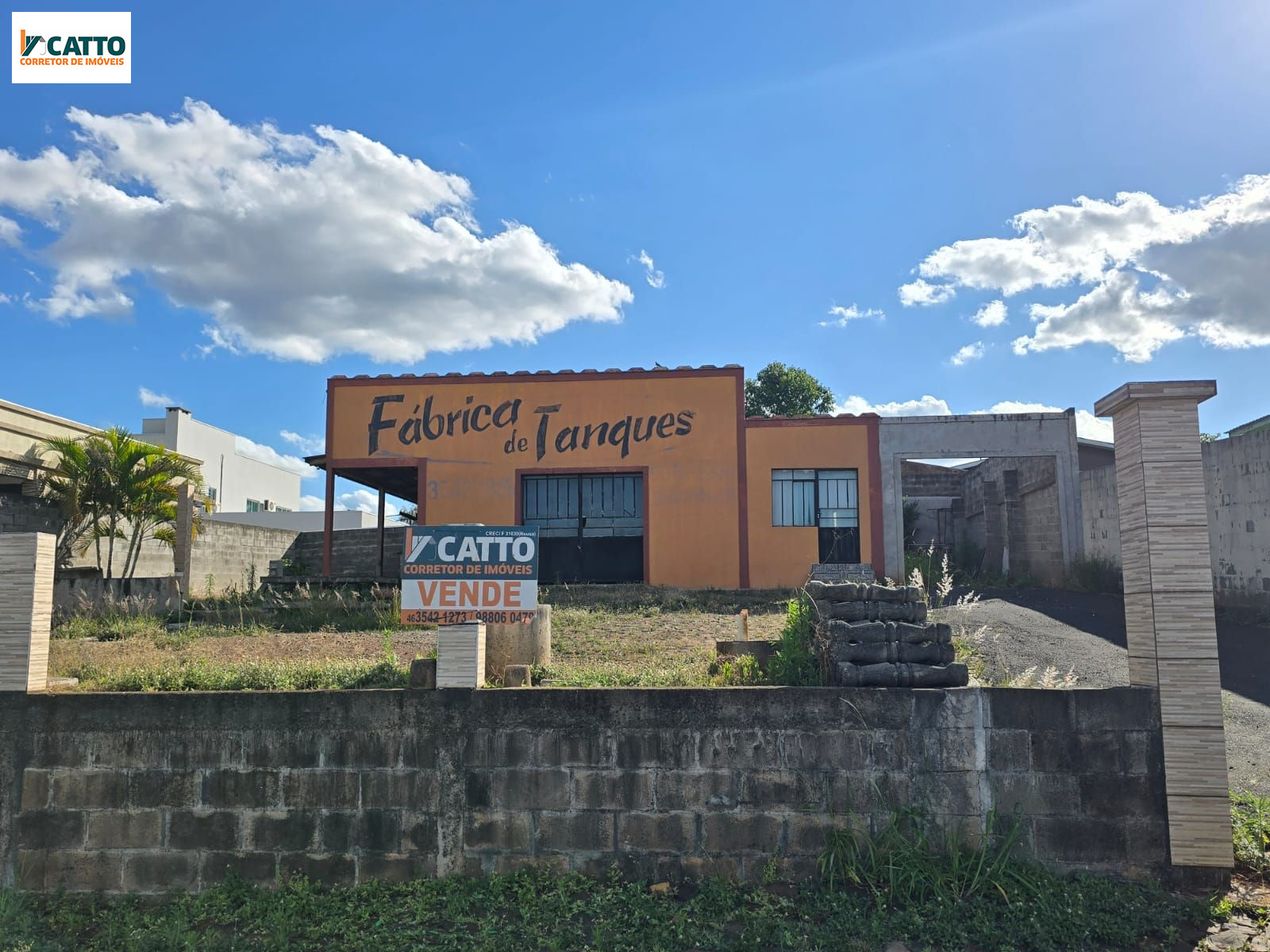 BARRACO prximo Hospital, Colgio Guilherme de Almeida, em Sta Izabel do Oeste!