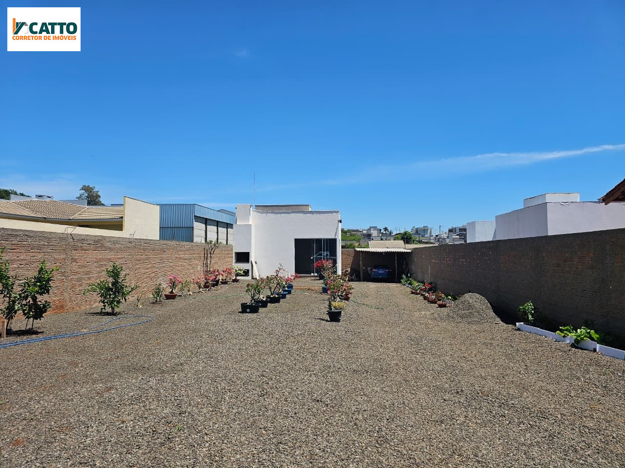 OPORTUNIDADE IMPERDIVEL! LINDA CASA COM PLACA SOLAR EM REALEZA - PR.