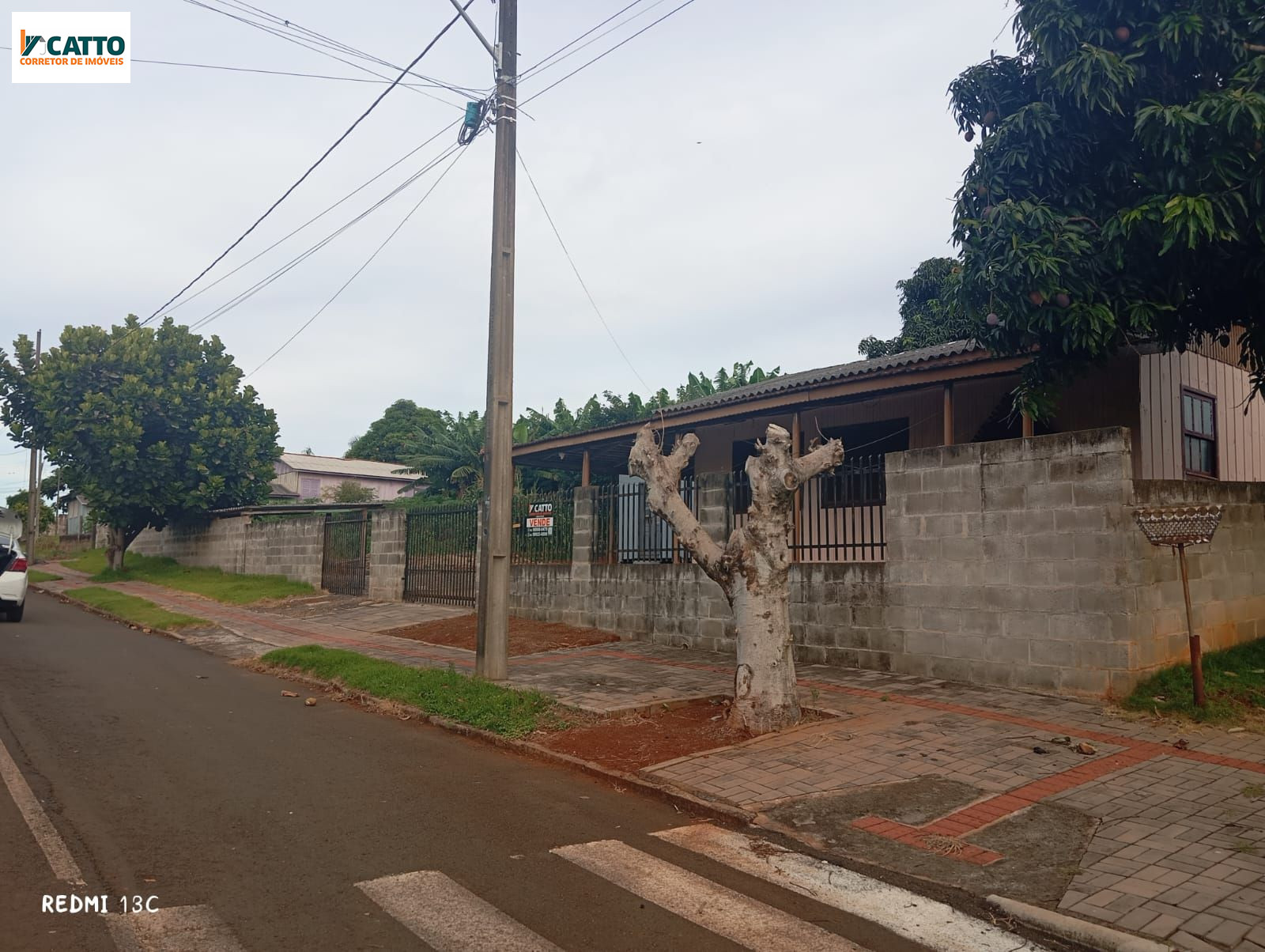 OPORTUNIDADE DE NEG�CIO: VENDE-SE 02 CASAS E LOTE A UMA QUADRA DA RODOVIARIA 