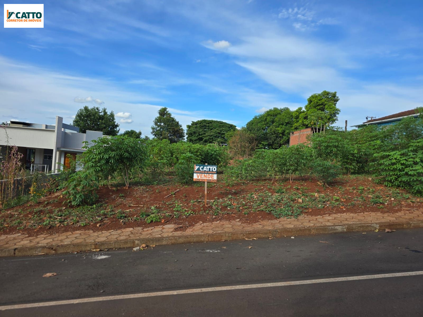 OPORTUNIDADE �NICA: LOTE INTEIRO PR�XIMO AO POSTO TITON EM STA IZABEL DO OESTE.