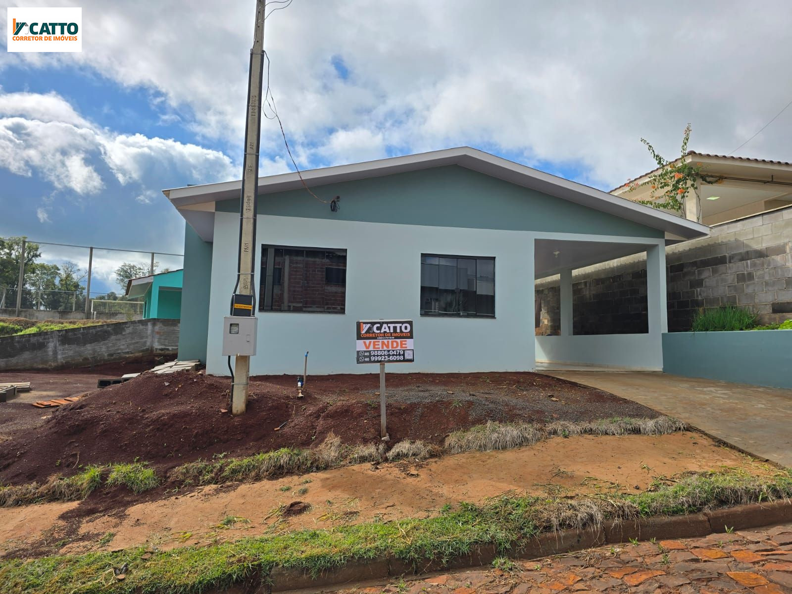 OPORTUNIDADE: LINDA CASA NA SA�DA PARA O SANTU�RIO!