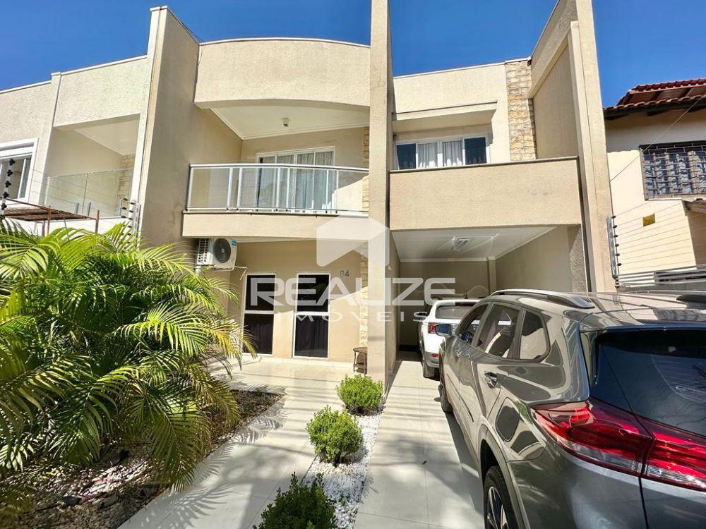Sobrado à venda no Jardim Lancaster com Edícula - Mobiliado
