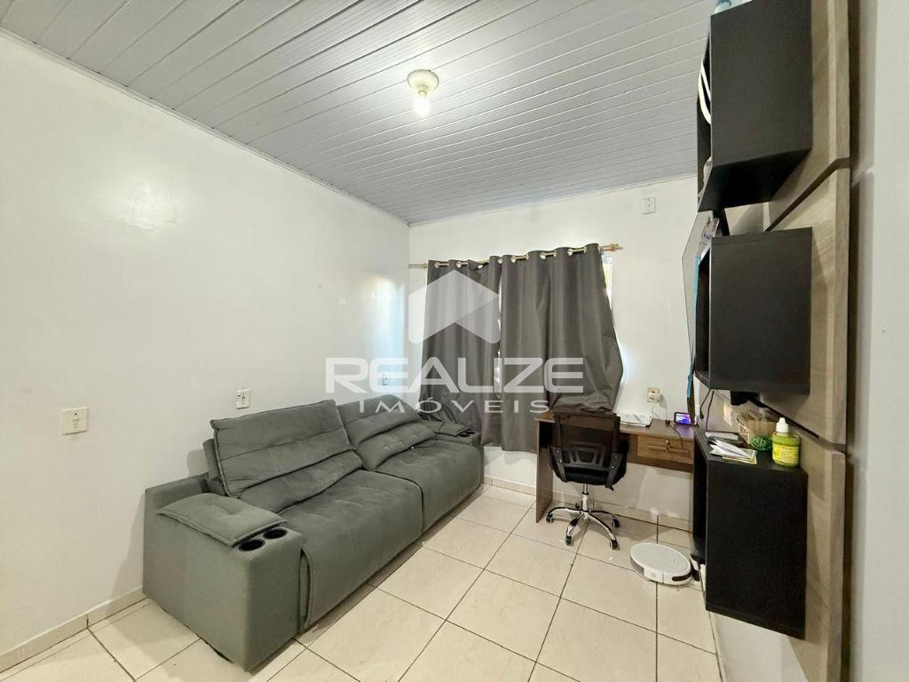 Casa à venda no Jardim Ipê 3 com 2 quartos