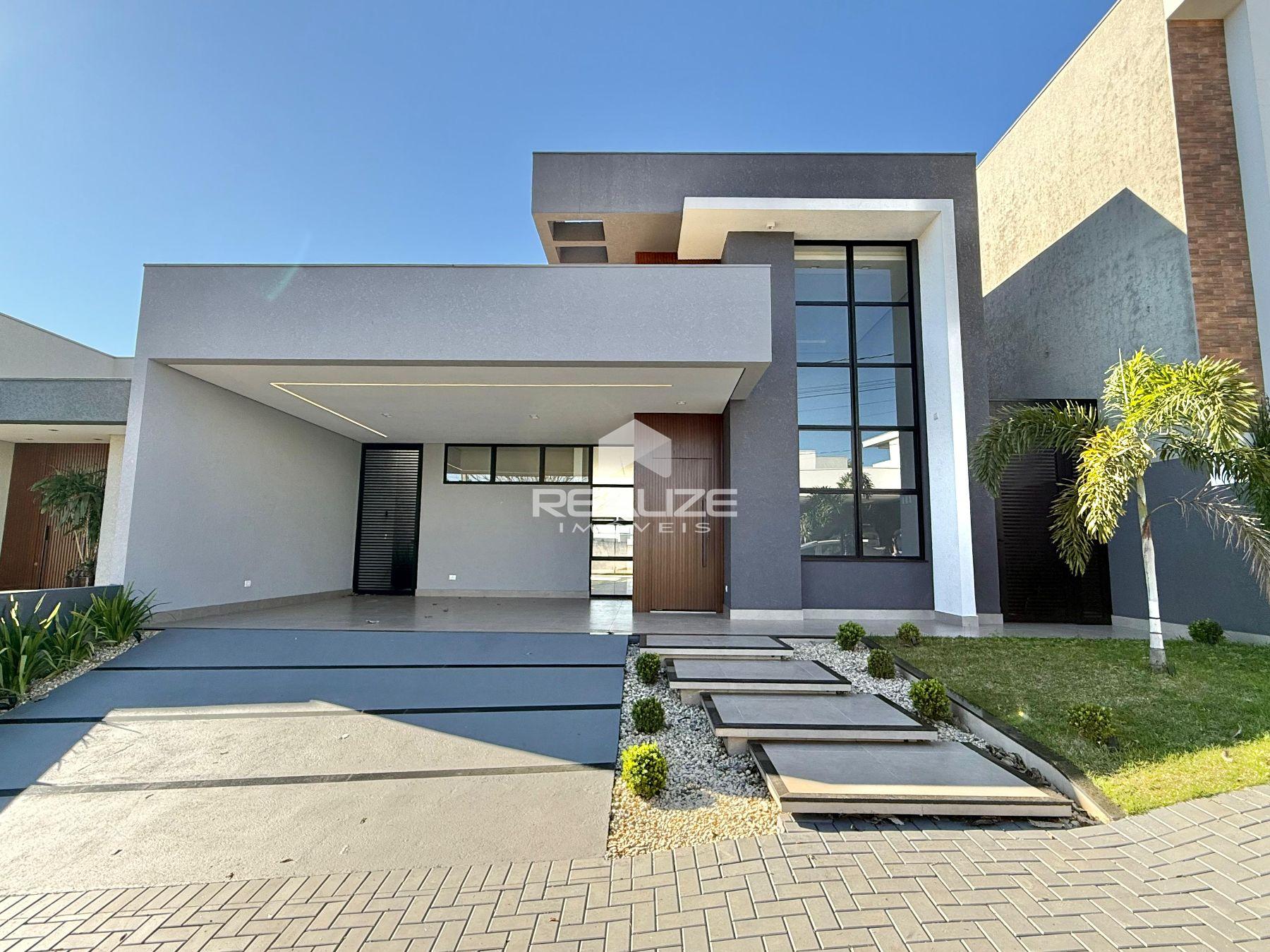 Casa à venda no Condomínio Dom Laurindo com 3 quartos 