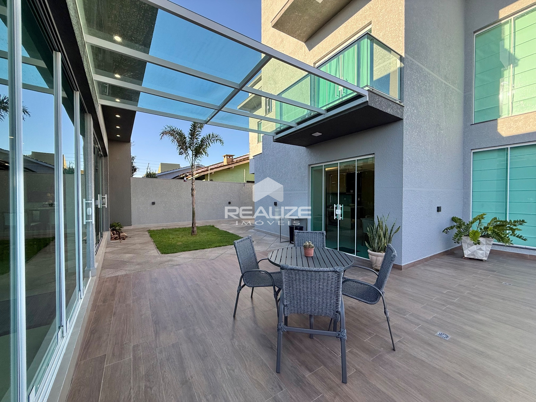 Casa à venda no Jardim Panorama com 4 quartos