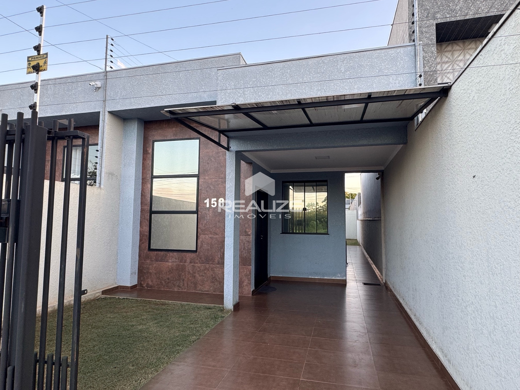 Casa à venda no Jardim Marcely com 2 quartos